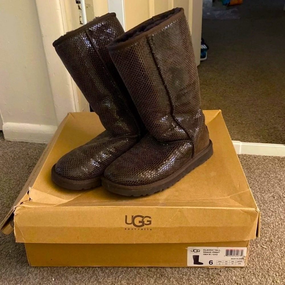 Ugg Classic Tall Snake Print Boots Sz6